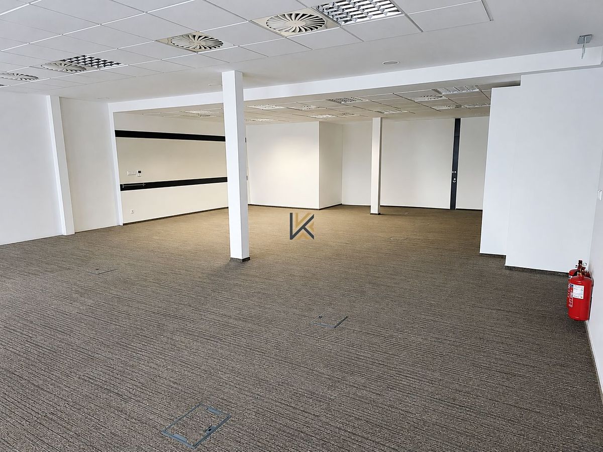 Pronájem kanceláře 155 m² – fotografie 2