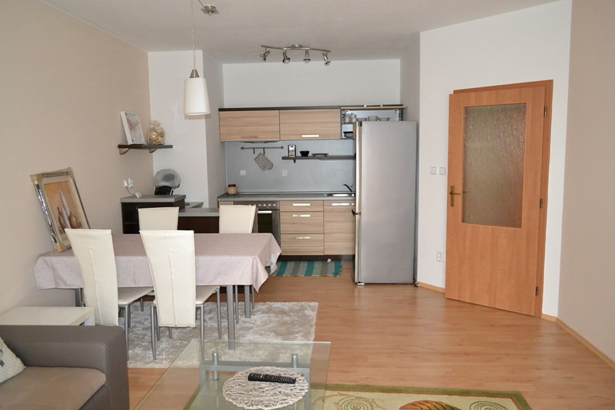 Pronájem bytu 2+kk 56 m² – fotografie 2