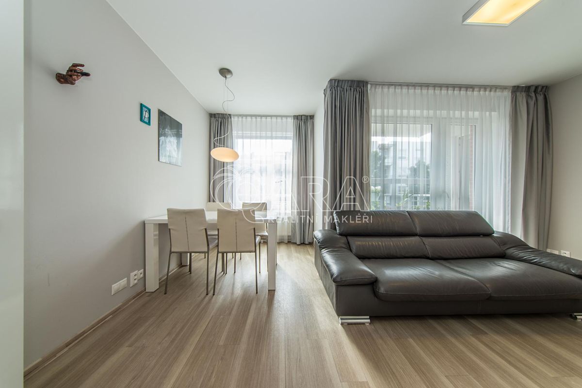 Pronájem bytu 3+kk 74 m² – fotografie 4