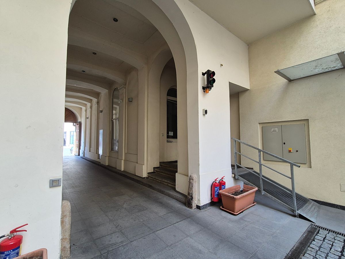 Pronájem garážového stání 12 m² – fotografie 5