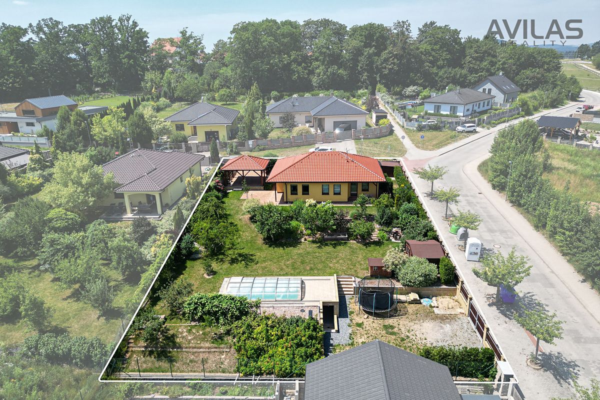 Prodej rodinného domu 125 m², pozemek 1211 m² – fotografie 2