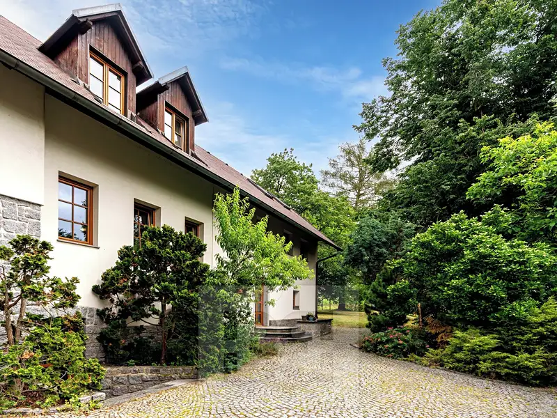 Prodej rodinného domu 265 m², pozemek 5730 m², Prosenická Lhota – náhled fotky 1