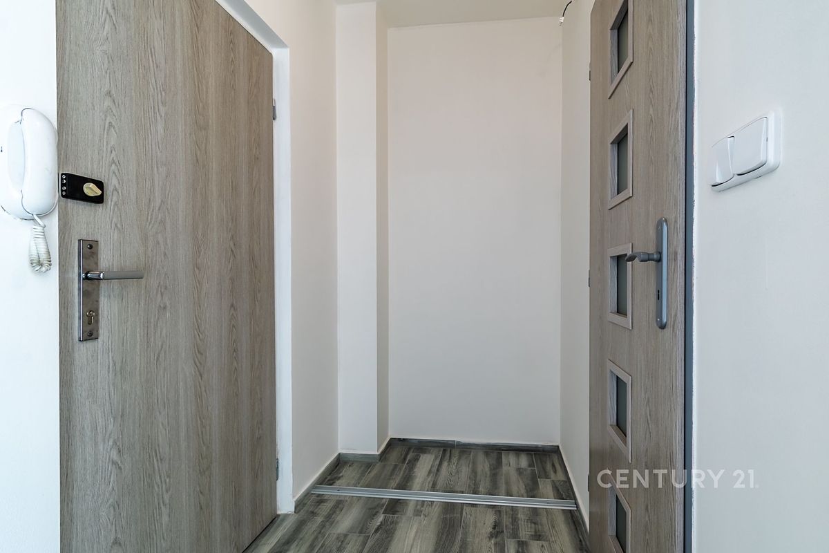 Pronájem bytu 1+kk 32 m² – fotografie 5