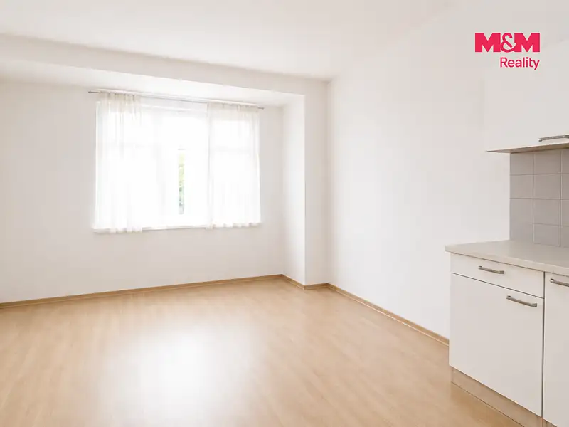 Prodej bytu 1+kk 28 m², Praha – náhled fotky 3