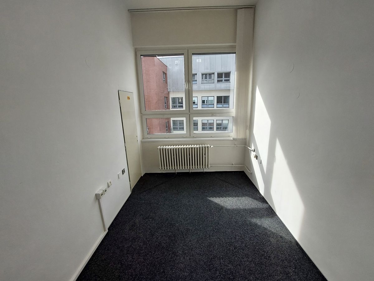 Pronájem kanceláře 20 m² – fotografie 2
