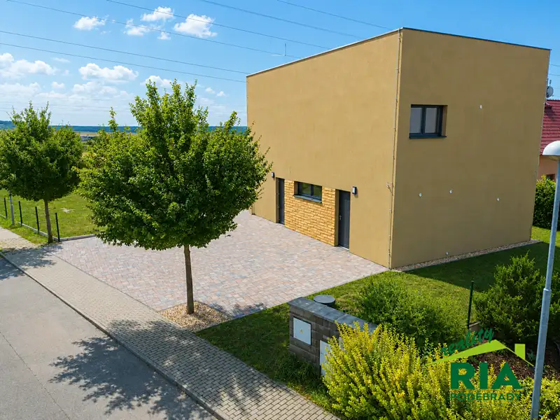 Prodej rodinného domu 136 m², pozemek 1940 m², Kolín – náhled fotky 3