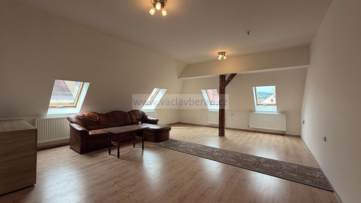 Pronájem bytu 4+kk 105 m² – fotografie 4