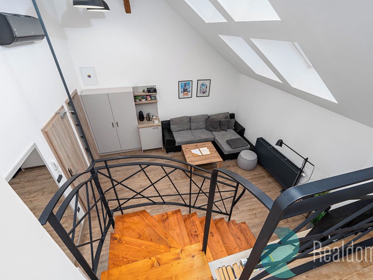 Prodej komerčního prostoru, 953 m² (18 z 52)