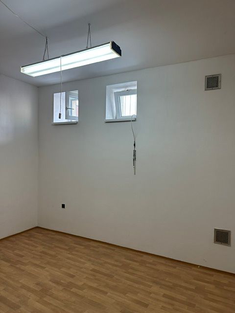 Pronájem obchodního prostoru 55 m² – fotografie 2