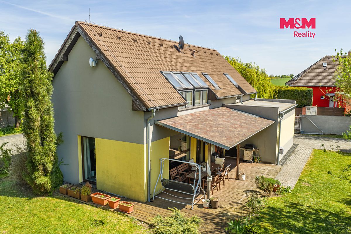 Prodej rodinného domu 126 m², pozemek 679 m² – fotografie 4
