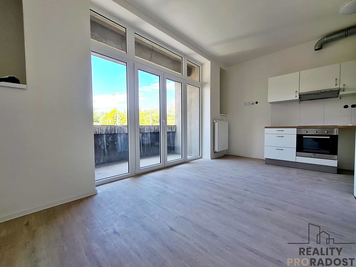 Pronájem bytu 1+kk 27 m²