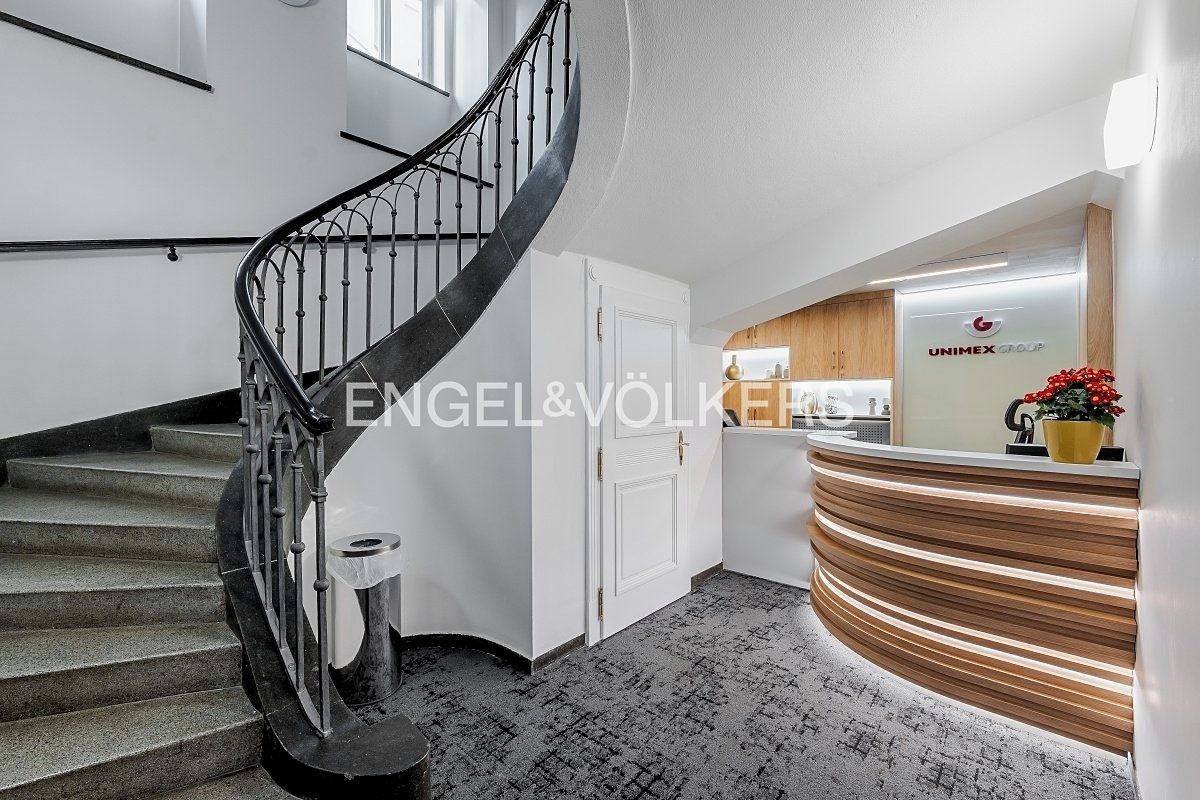 Pronájem kanceláře 156 m² – fotografie 2