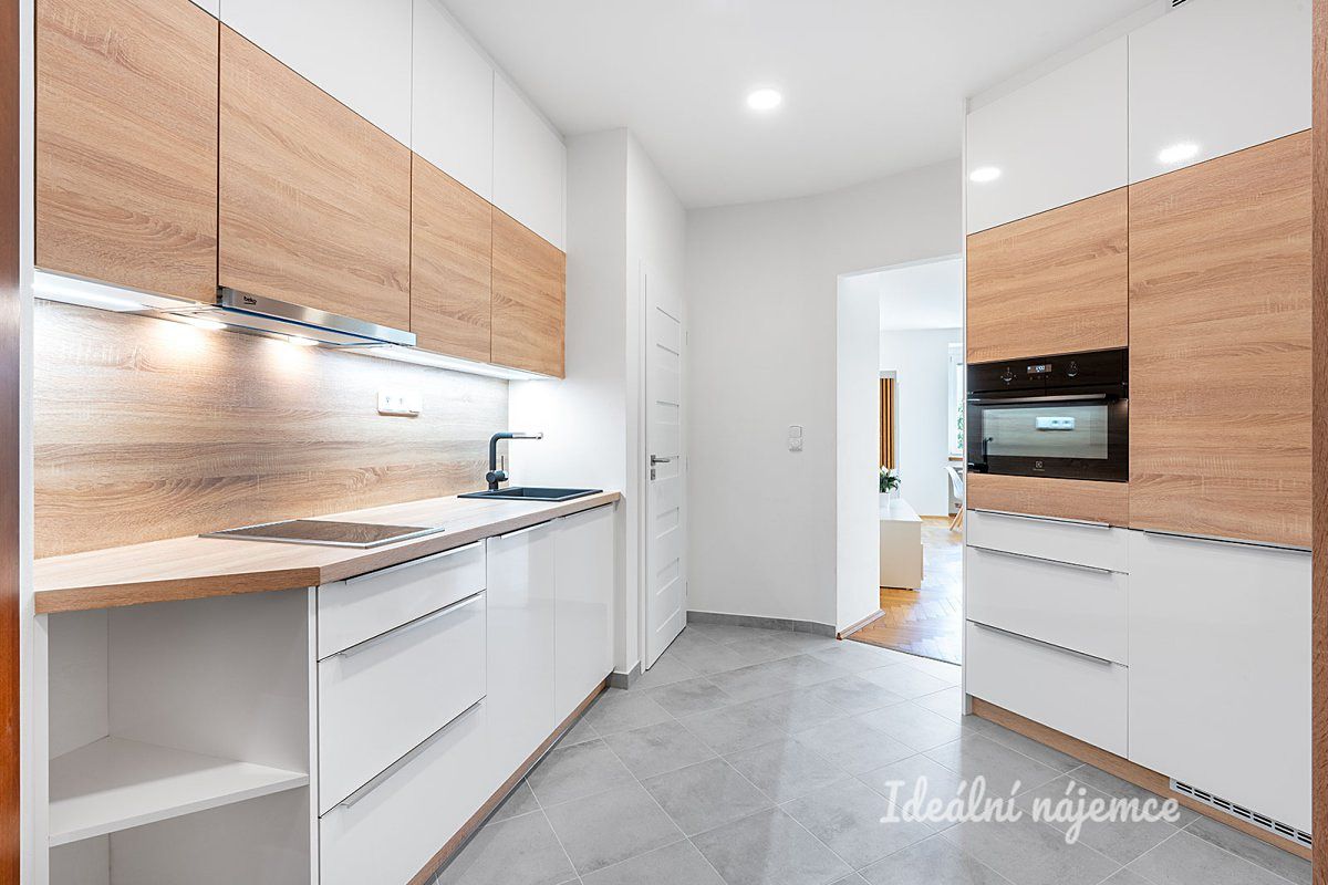 Pronájem bytu 1+kk 39 m² – fotografie 3