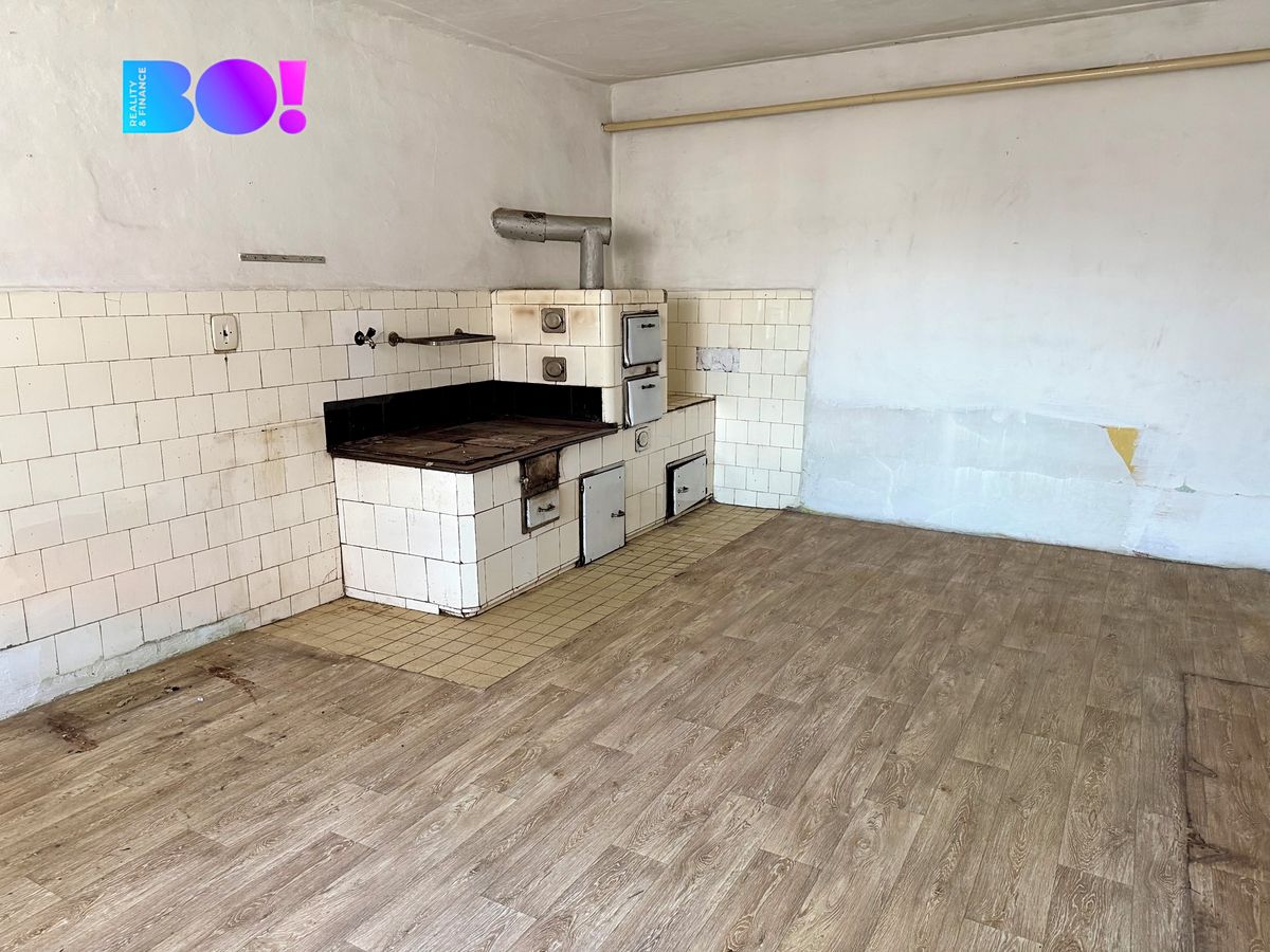 Prodej rodinného domu 200 m², pozemek 597 m² – fotografie 2