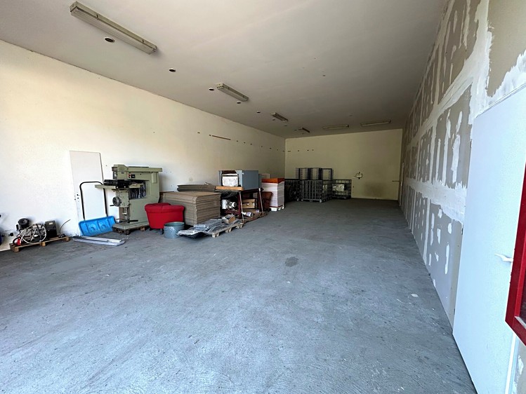 Комерційне приміщення на продаж, 2 000 м² (18 з 23)