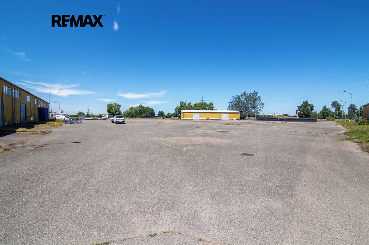 Pronájem komerčního pozemku 4200 m² – fotografie 3