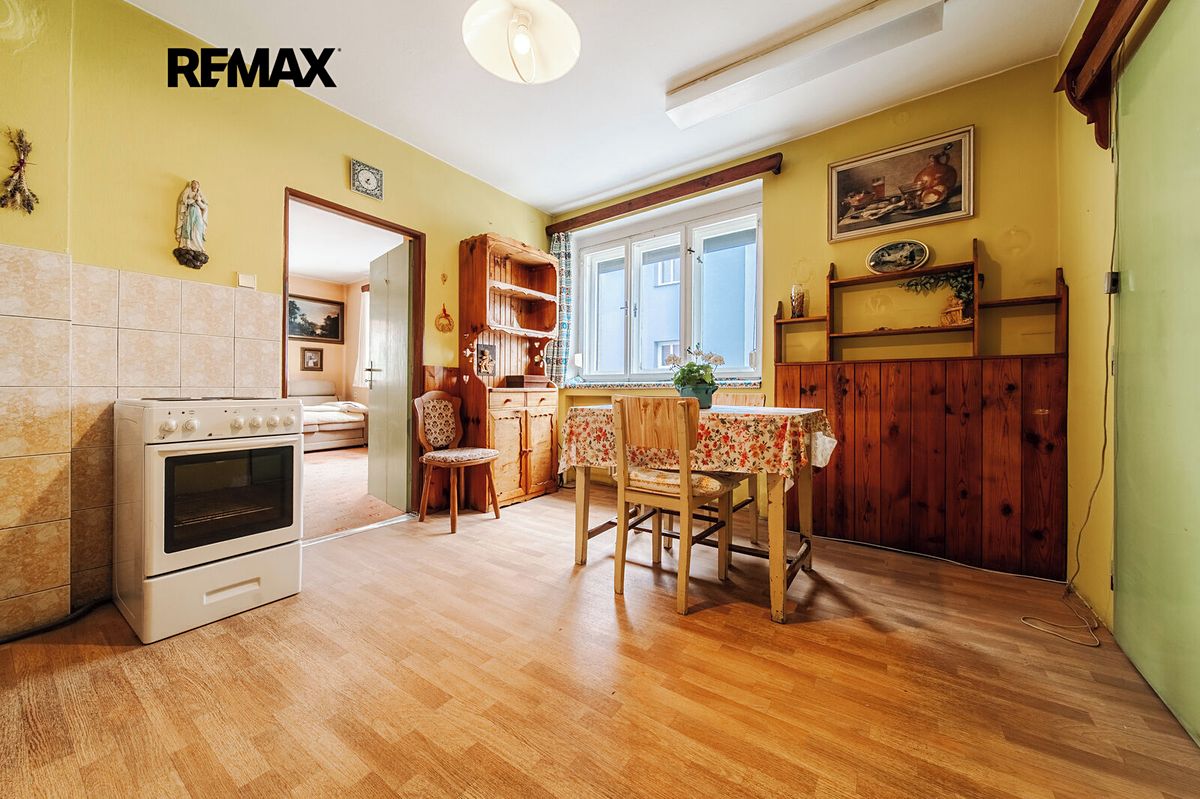 Prodej rodinného domu 284 m², pozemek 483 m² – fotografie 5