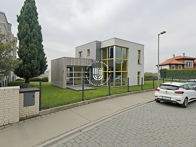 Prodej rodinného domu 190 m², pozemek 580 m², Praha – náhled fotky 1