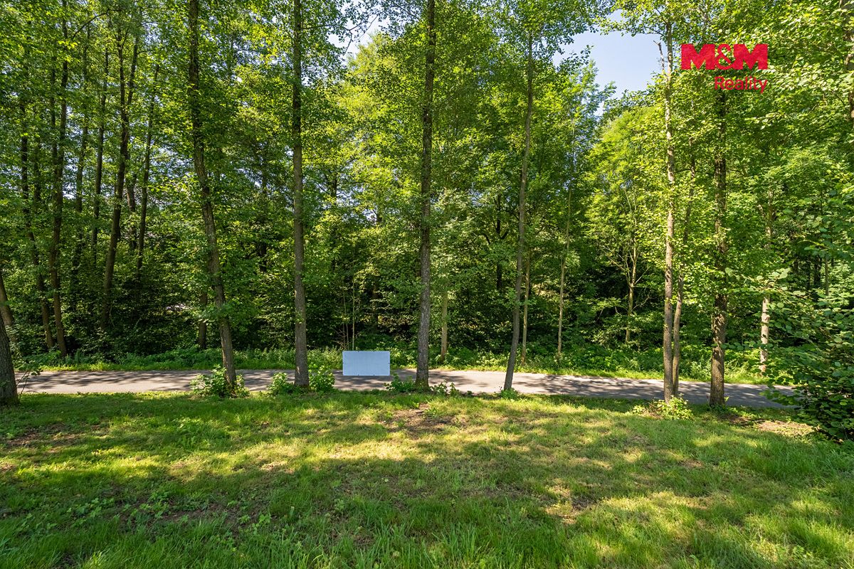 Prodej stavebního pozemku 1096 m² – fotografie 2