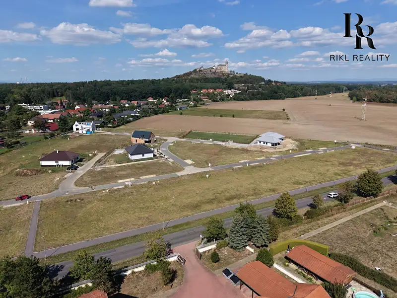Prodej stavebního pozemku 981 m², Ráby – náhled fotky 2