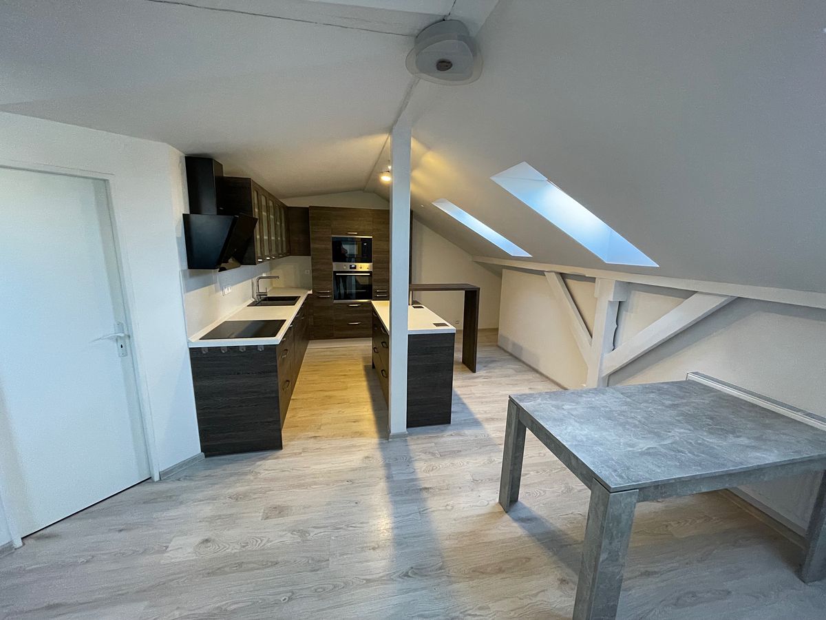 Pronájem bytu 2+1 77 m² – fotografie 3