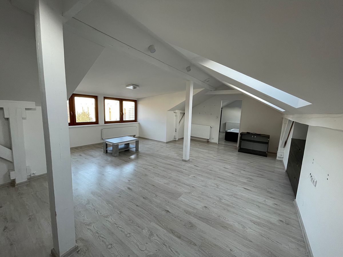 Pronájem bytu 2+1 77 m² – fotografie 4