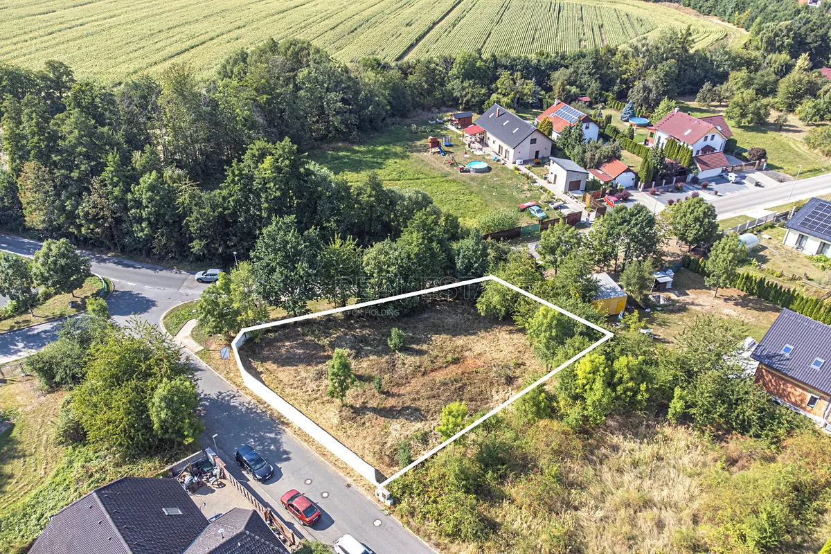 Prodej stavebního pozemku 933 m²