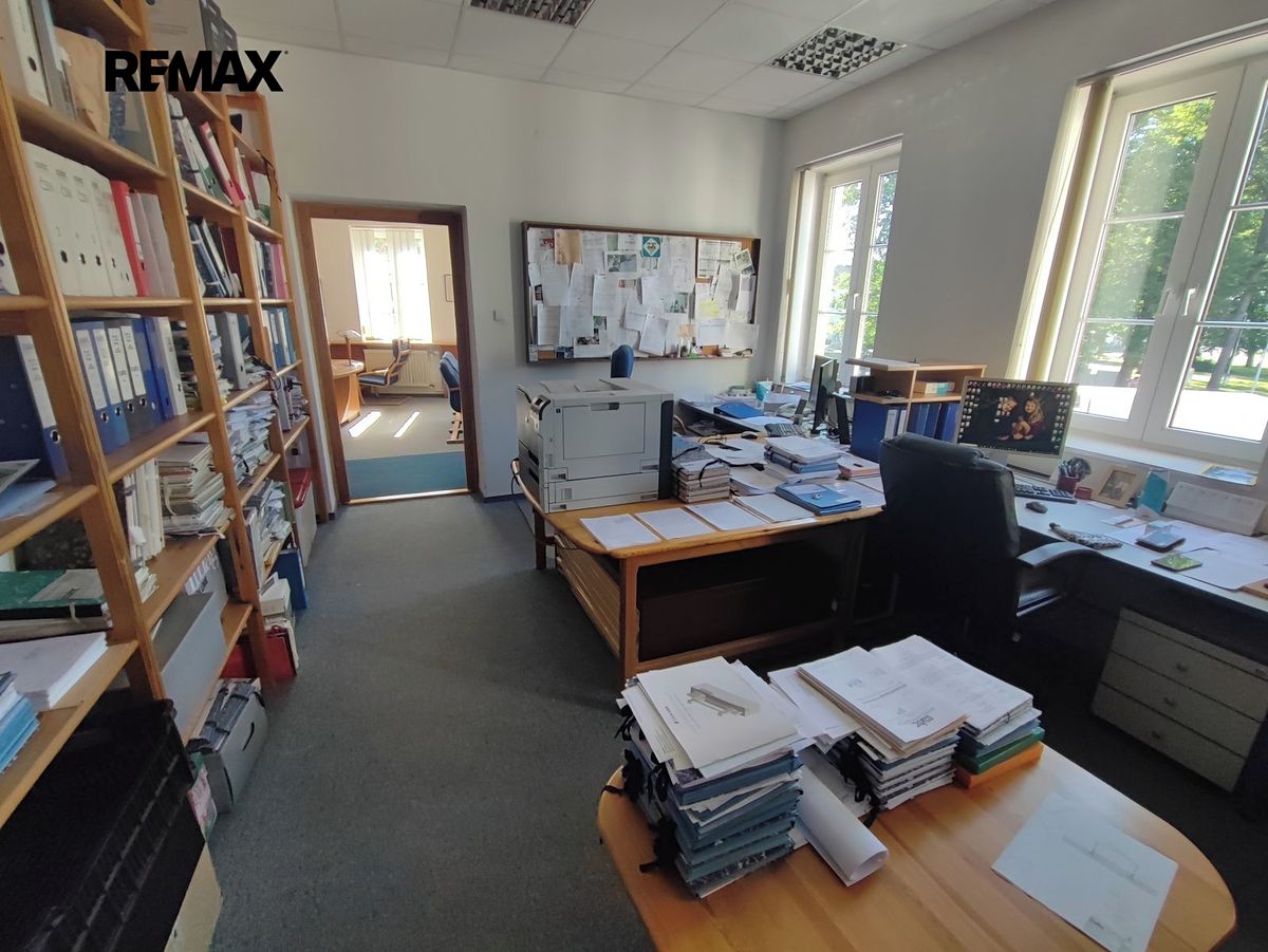 Prodej rodinného domu 220 m², pozemek 144 m² – fotografie 4