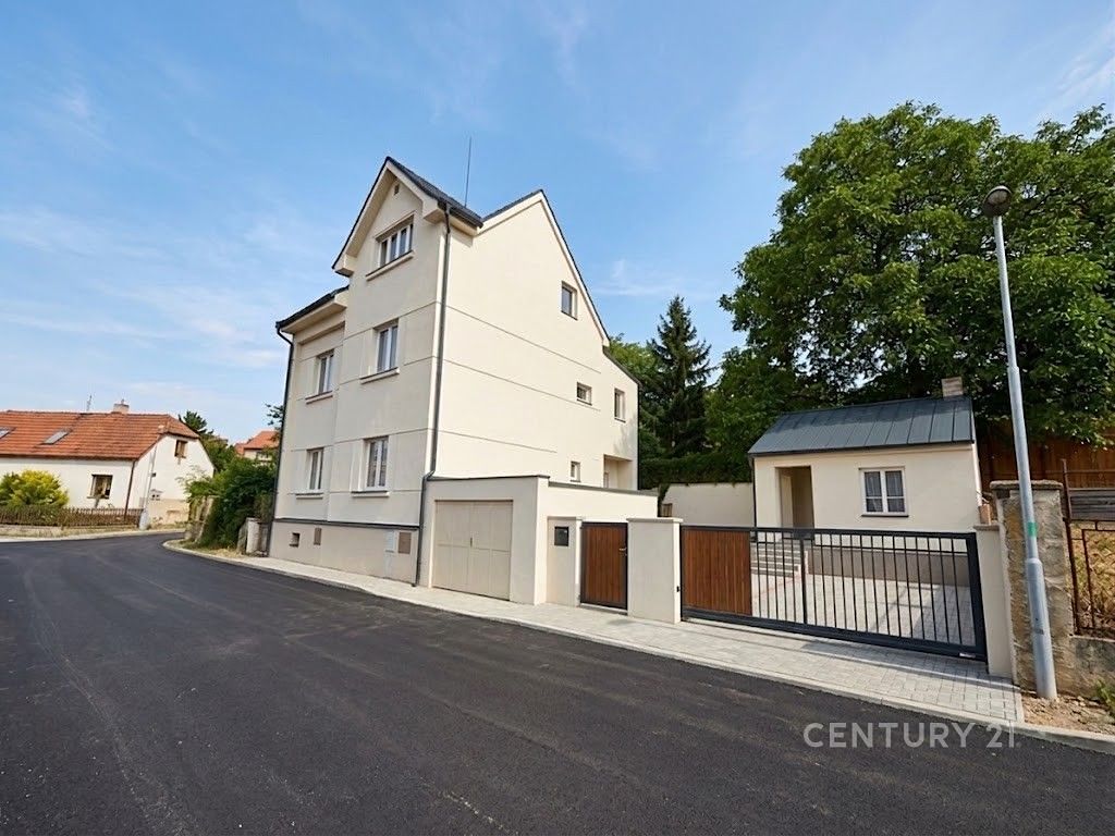 Prodej projektu na klíč 200 m², pozemek 437 m²
