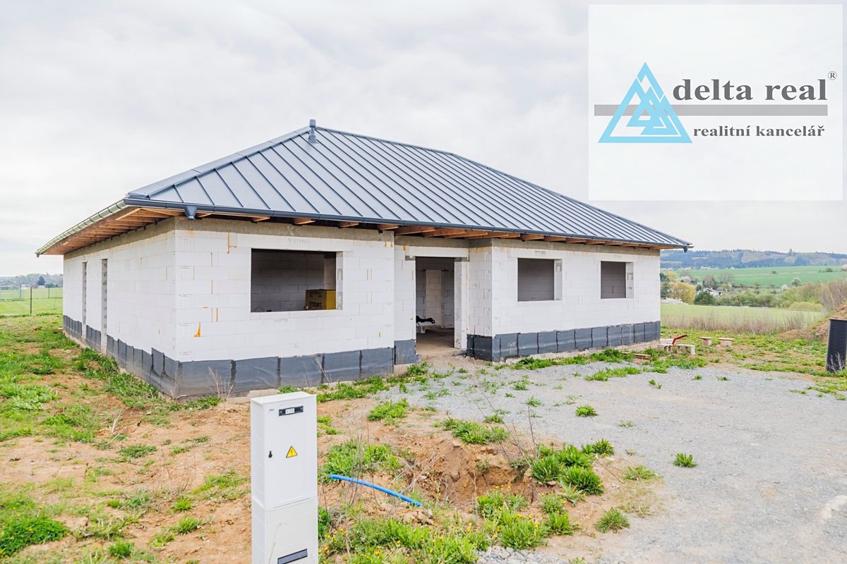 Prodej rodinného domu 221 m², pozemek 910 m² – fotografie 4