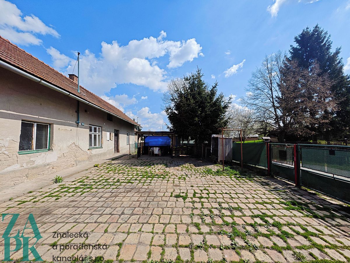 Prodej rodinného domu 176 m², pozemek 636 m² – fotografie 2