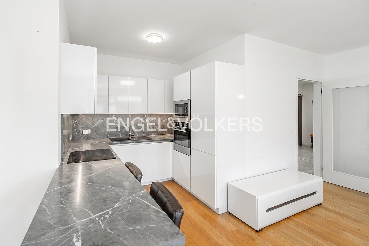 Pronájem bytu 3+kk 72 m² – fotografie 2
