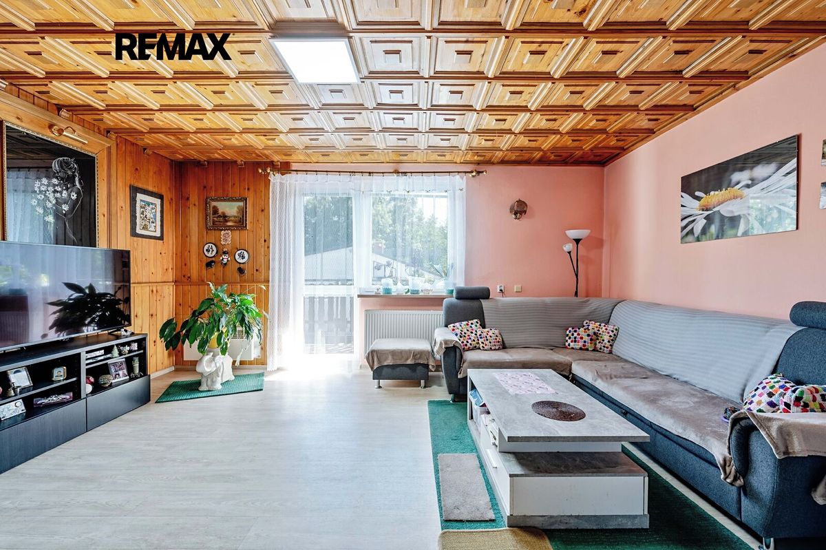 Prodej rodinného domu 290 m², pozemek 1221 m² – fotografie 5