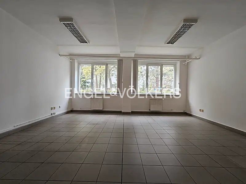 Pronájem skladového prostoru 1463 m² – fotografie 4