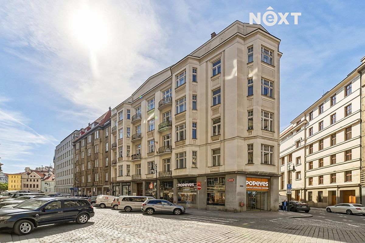 Pronájem kanceláře 304 m²