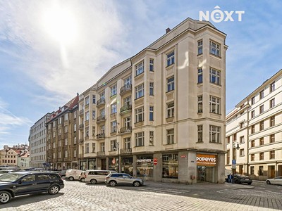 Pronájem kanceláře 304 m²