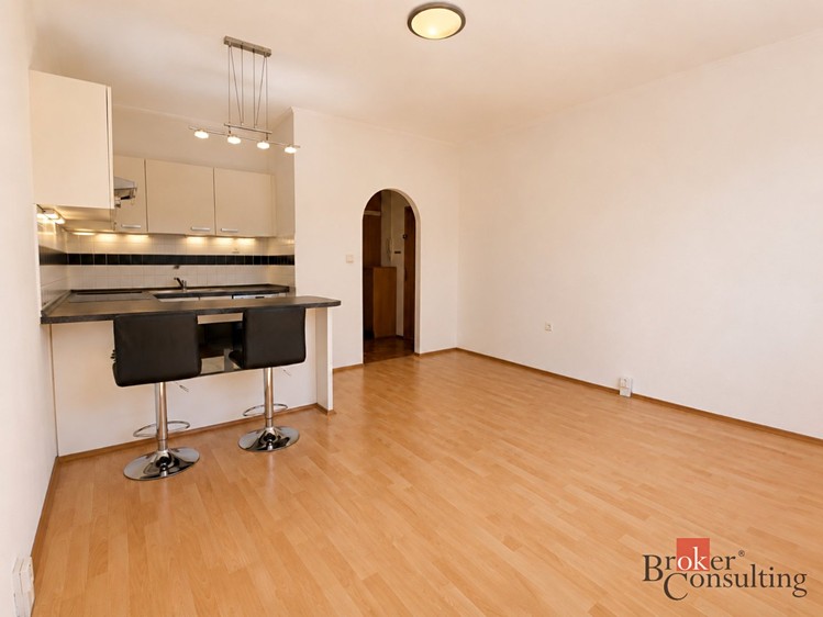 Prodej bytu 2+kk, 44 m² (2 z 15)