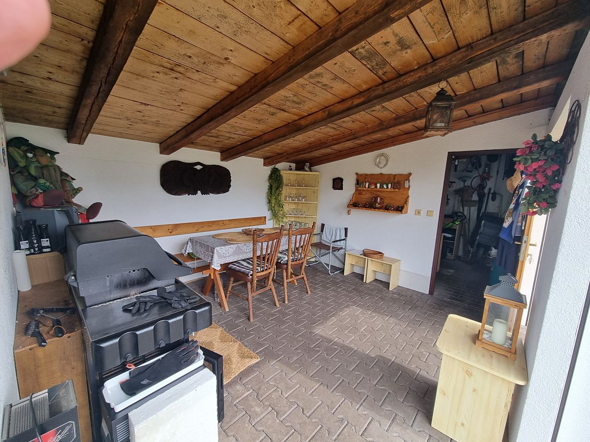 Prodej rodinného domu 270 m², pozemek 847 m² – fotografie 3