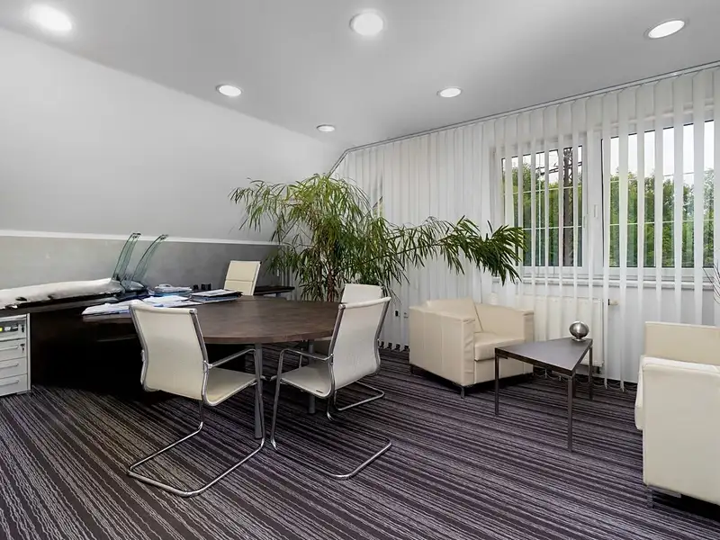 Pronájem kanceláře 38 m², Rožnov pod Radhoštěm – náhled fotky 2