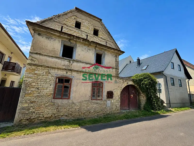 Prodej rodinného domu 200 m², pozemek 493 m², Vrutice – náhled fotky 1