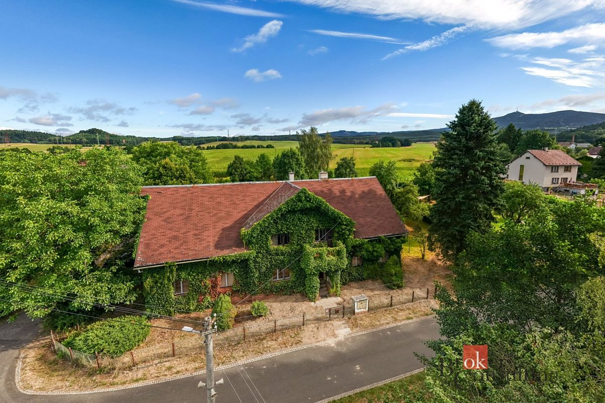 Prodej rodinného domu 302 m², pozemek 1335 m²