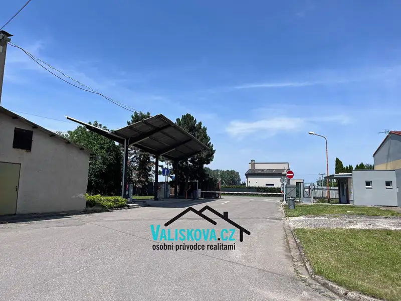 Pronájem skladového prostoru 150 m², Hulín – náhled fotky 1