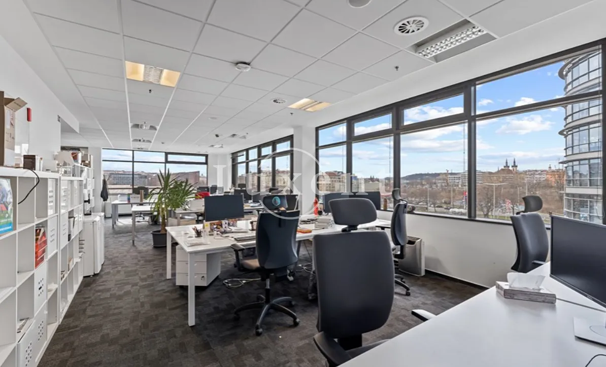 Pronájem kanceláře 187 m²