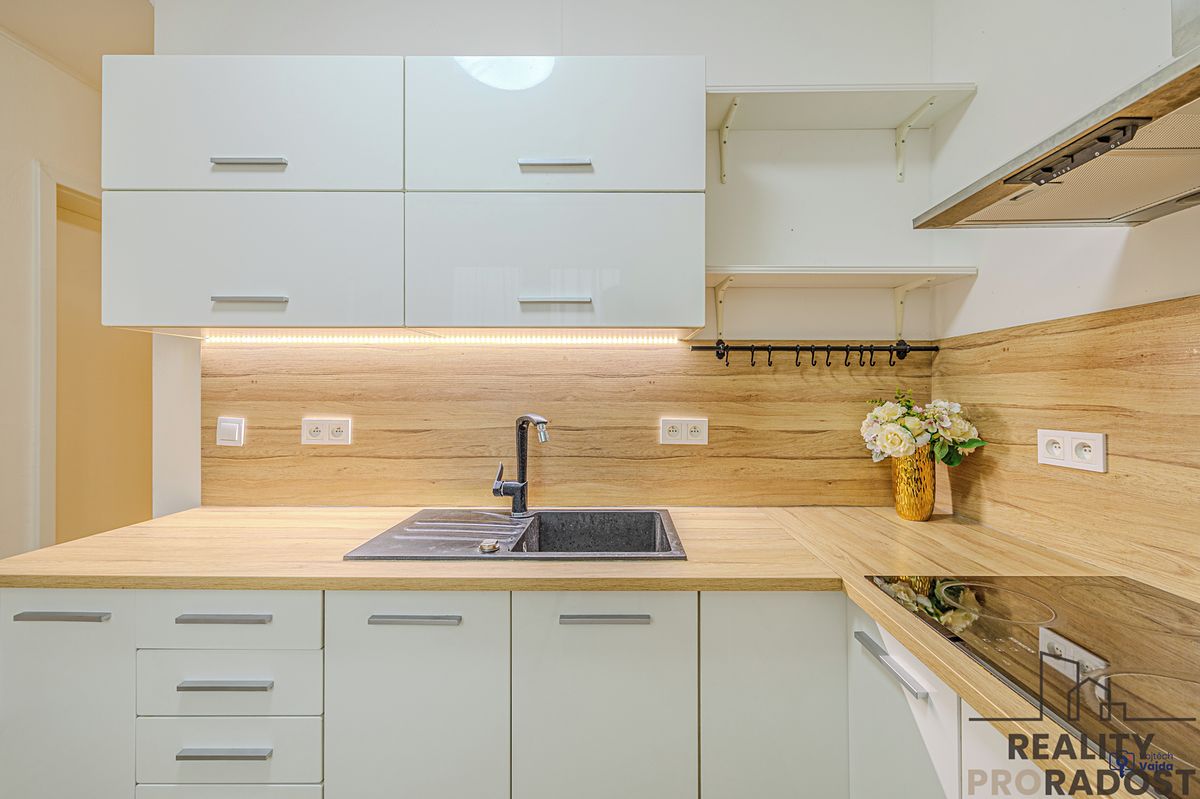 Pronájem bytu 2+1 53 m² – fotografie 2