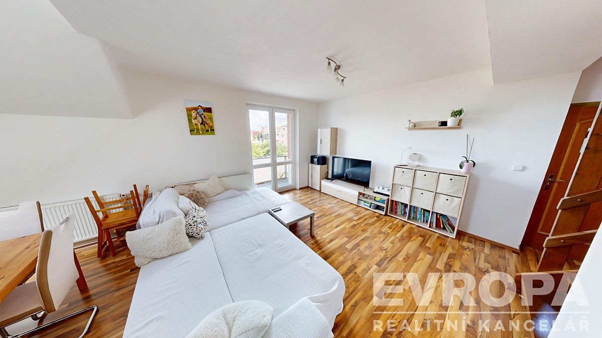 Pronájem bytu 4+1 115 m² – fotografie 3