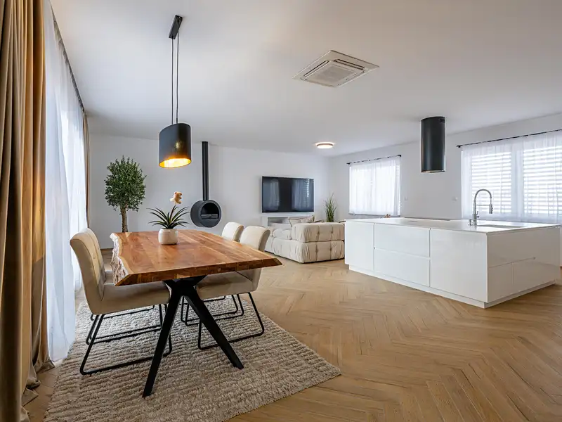 Prodej rodinného domu 194 m², pozemek 1530 m², Všestary – náhled fotky 3