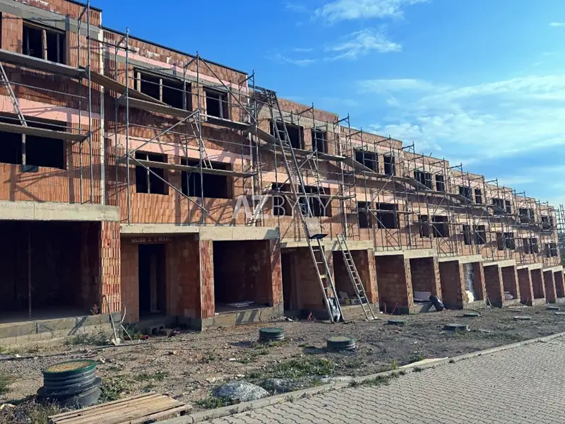 Prodej rodinného domu 186 m², pozemek 350 m², Praha – náhled fotky 1