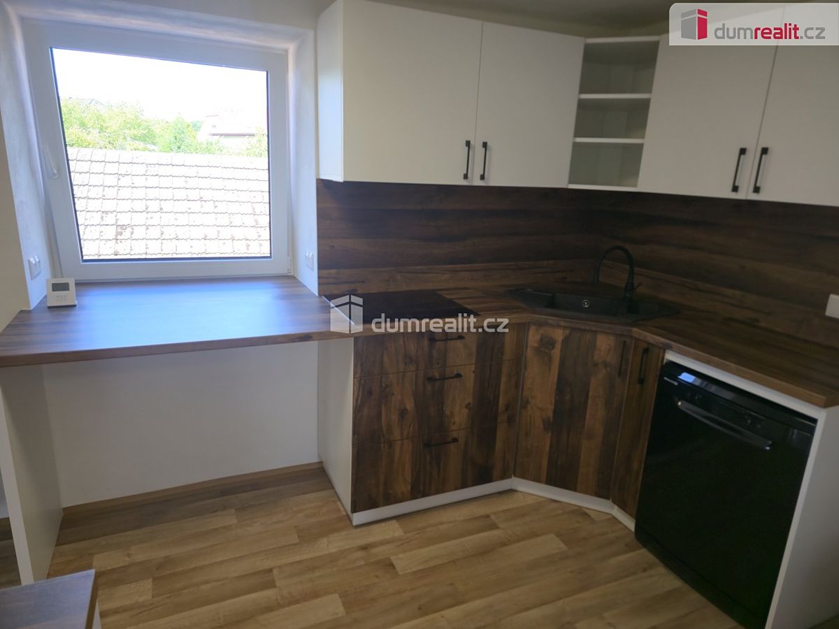 Pronájem bytu 3+1 86 m² – fotografie 2