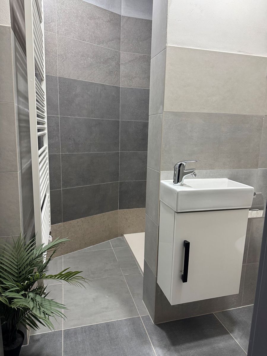 Pronájem bytu 1+kk 40 m², Praha – fotka 1 z 3