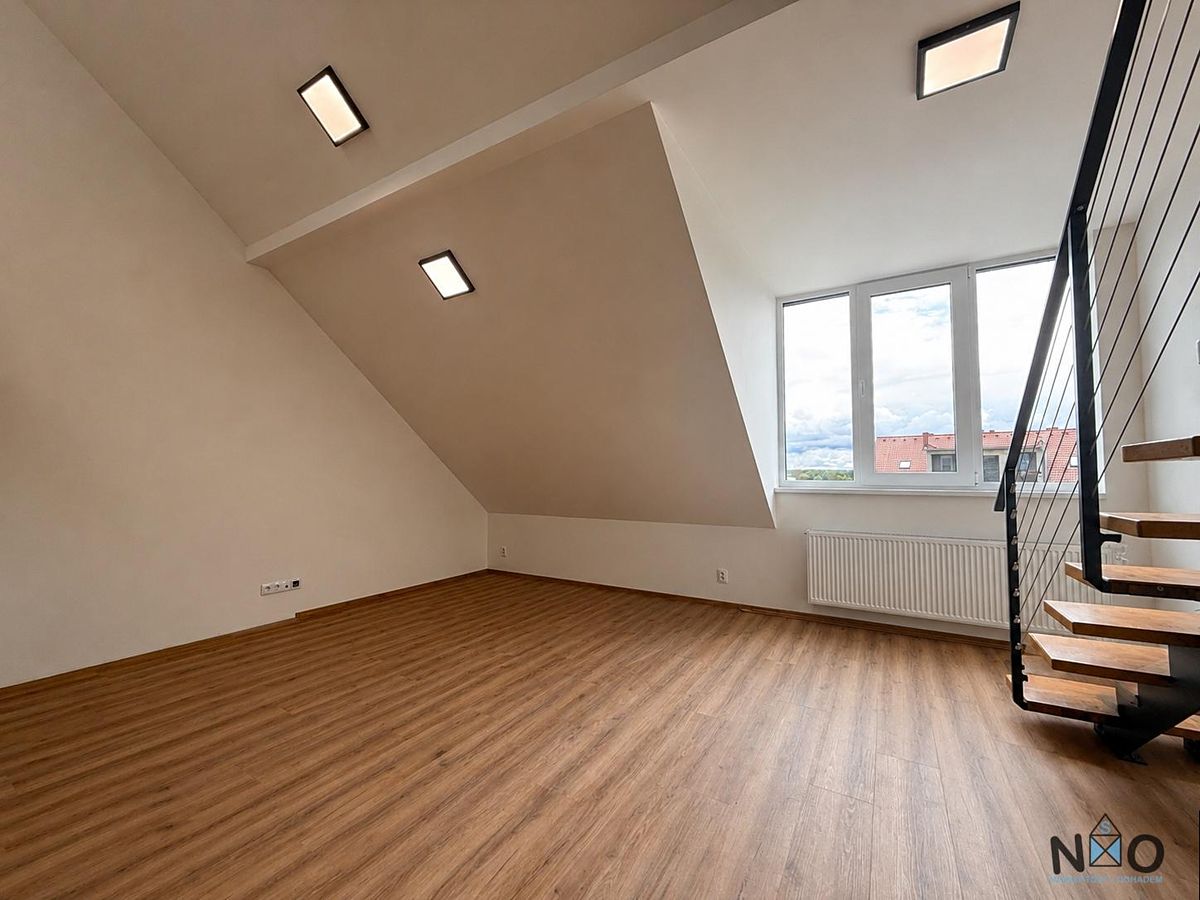 Pronájem bytu 1+kk 54 m² – fotografie 3